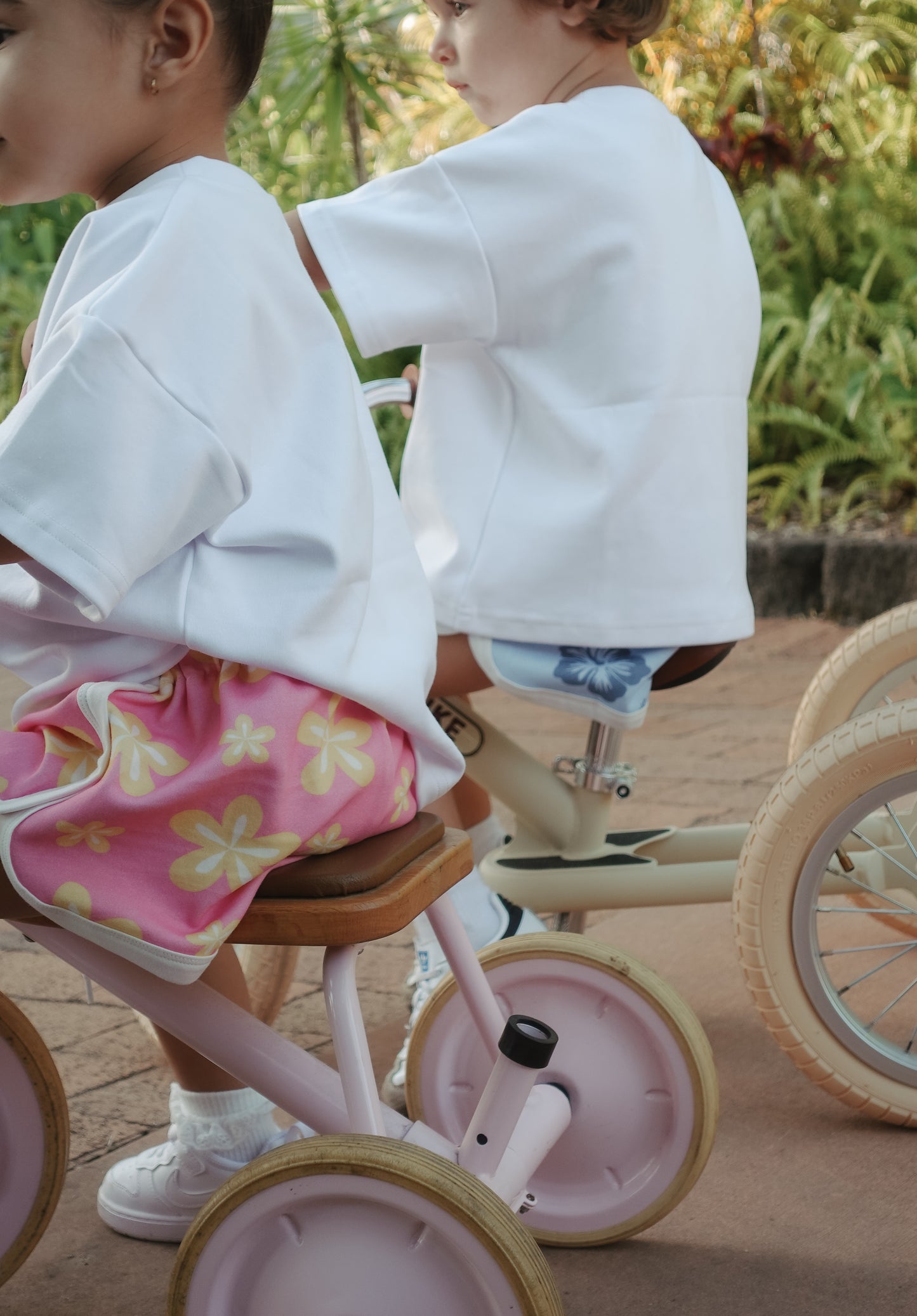 Hibiscus Sport Short - Ivy & Gaia