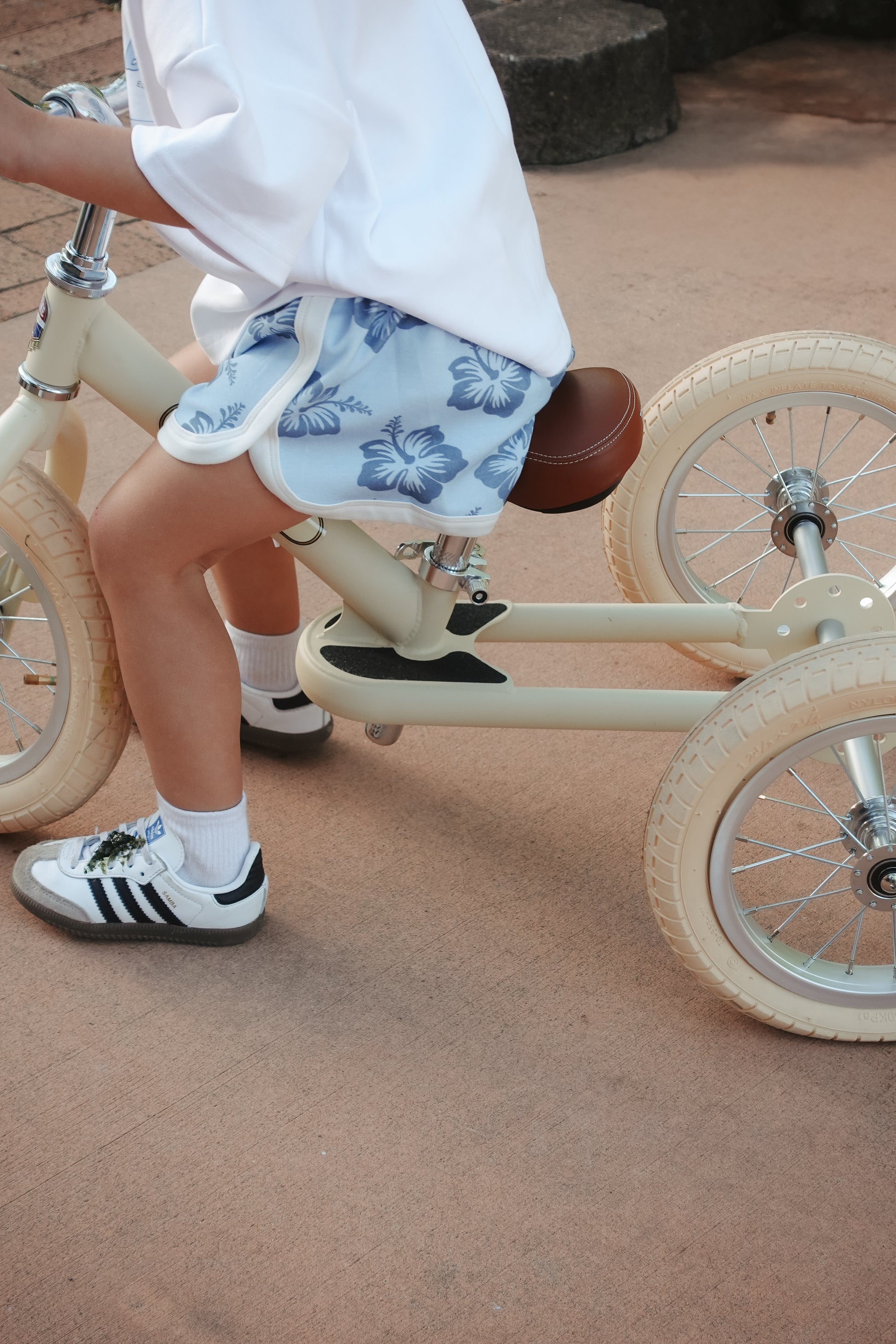 Hibiscus Sport Short - Ivy & Gaia