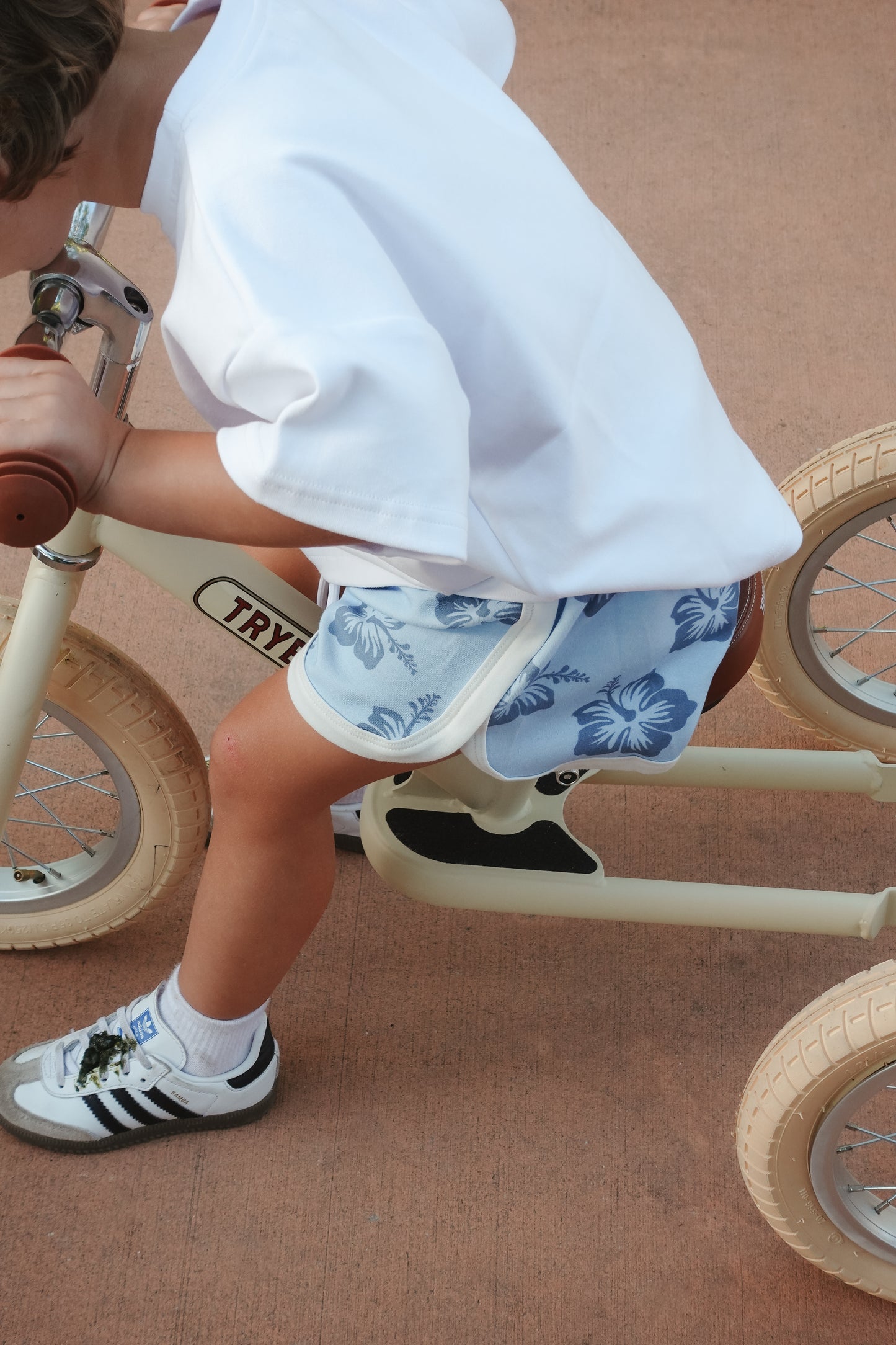 Hibiscus Sport Short - Ivy & Gaia